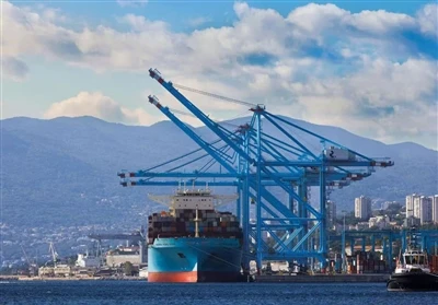 Maersk Menaikkan Surcaj Musim Puncak